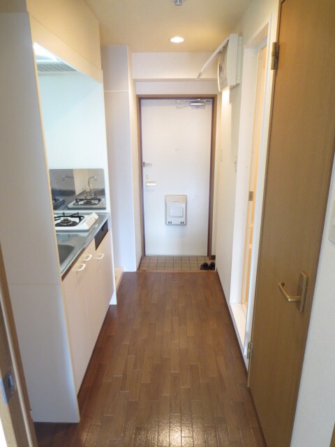 物件内観写真12　(廊下)