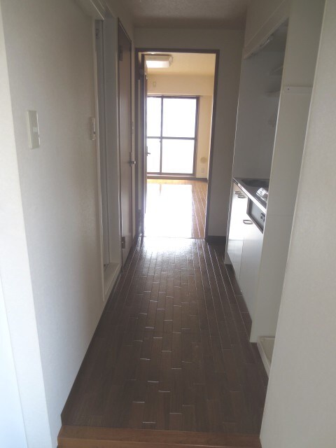 物件内観写真13　(廊下)