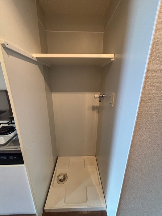 物件内観写真18　(洗濯機置場)