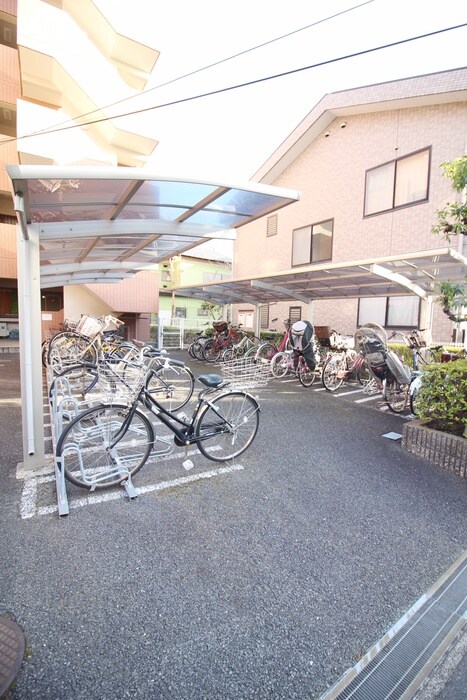 物件外観写真4　(駐輪場)