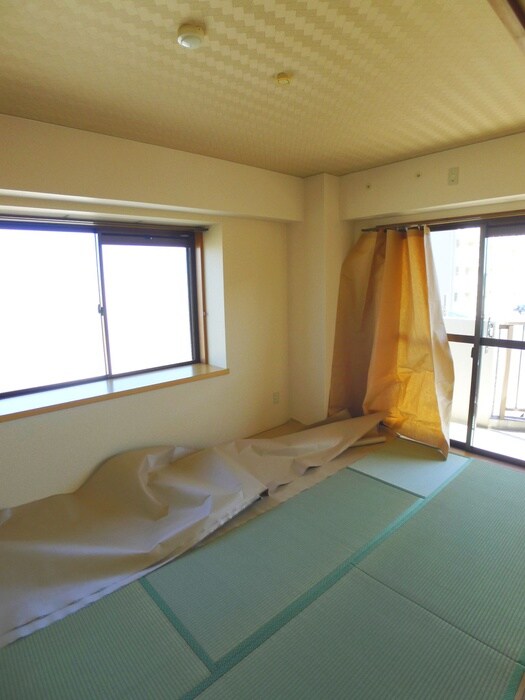 物件内観写真16　(室内からの展望)