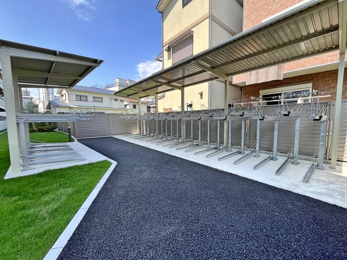 物件外観写真5　(駐輪場)