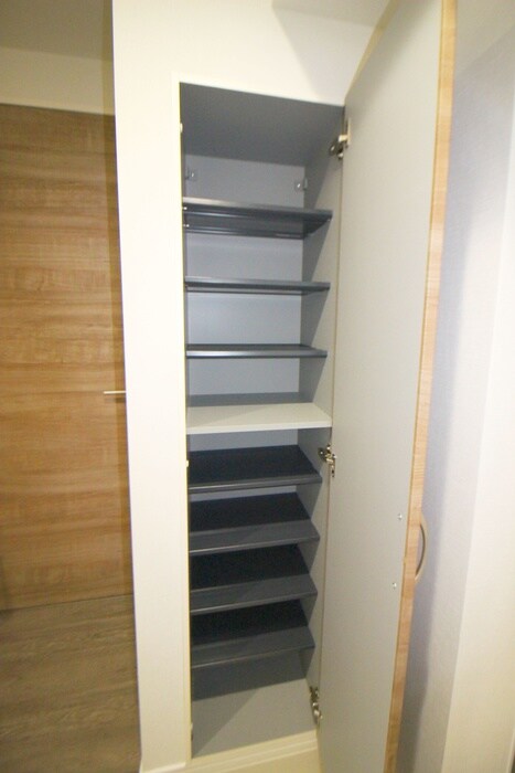 物件内観写真18　(靴箱)