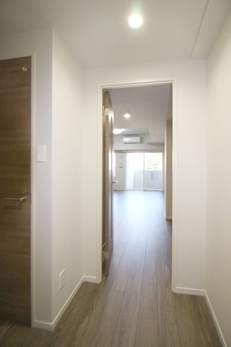 物件内観写真19　(廊下)
