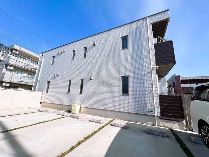 物件外観写真4　(駐車場)