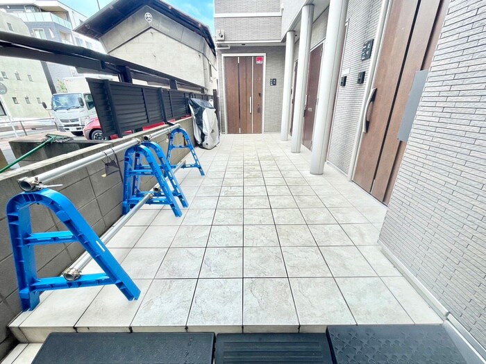 物件外観写真5　(エントランス部分)