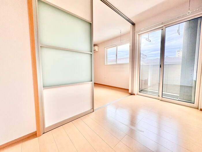 物件内観写真10　(居室)