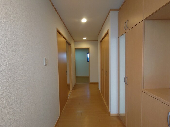 物件内観写真14　(玄関)