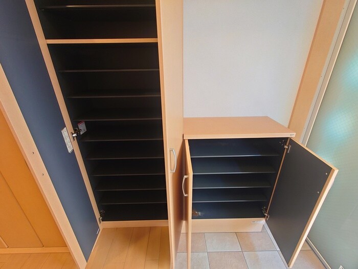 物件内観写真15　(靴箱)