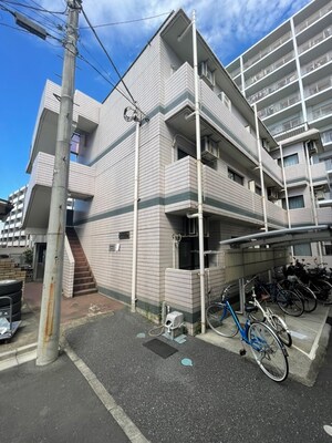 錦グリ－ンハイツ１号館外観写真