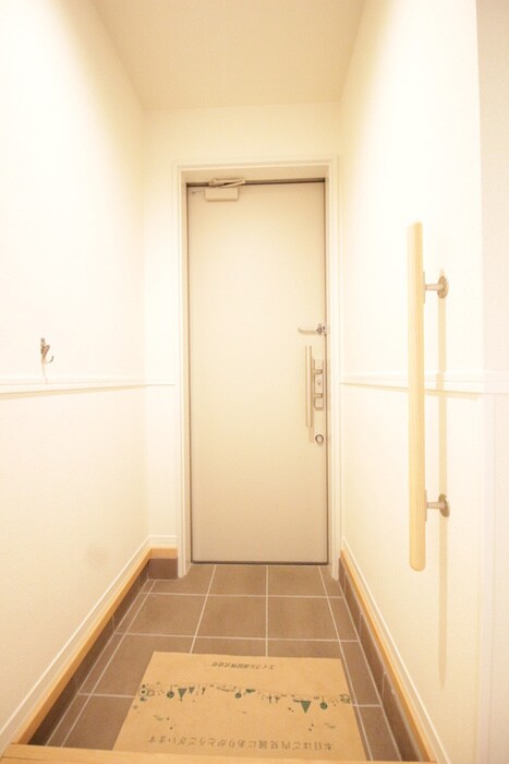物件内観写真17　(玄関)
