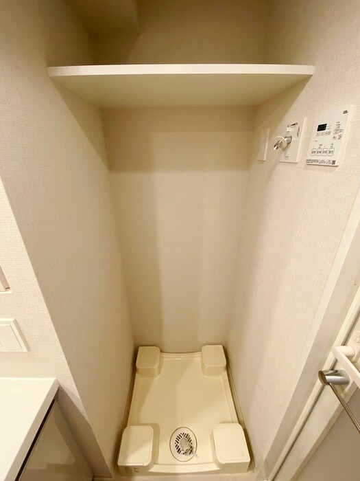 物件内観写真14　(洗濯機置場)