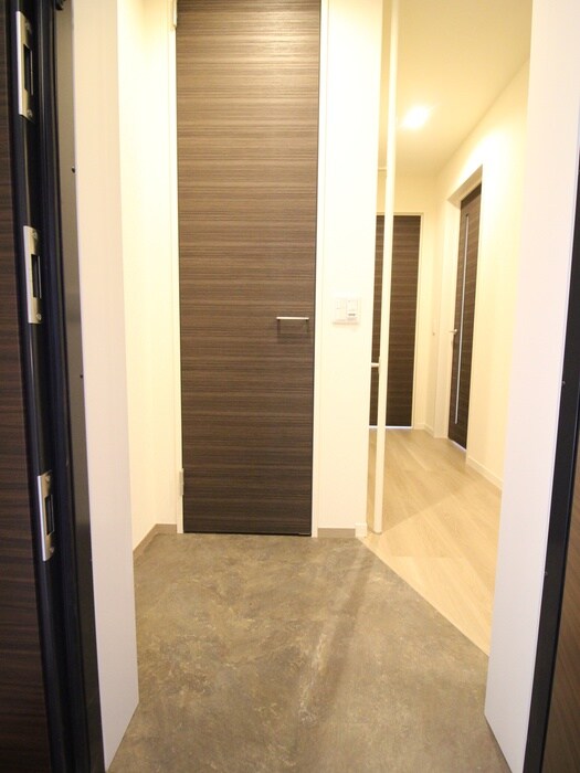 物件内観写真15　(玄関)