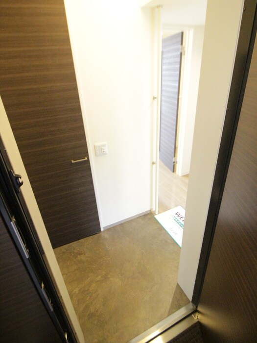 物件内観写真17　(玄関)