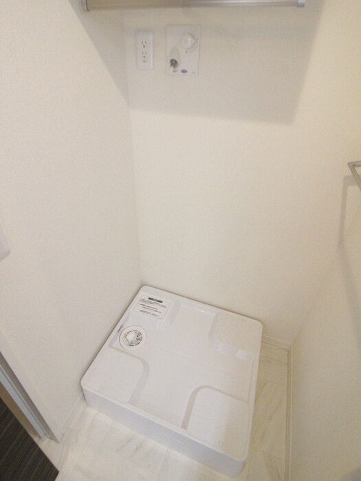 物件内観写真18　(洗濯機置場)