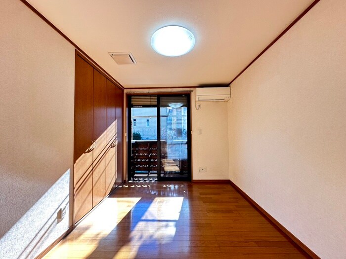 物件内観写真10　(居室)