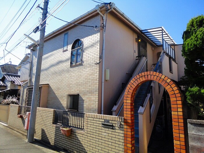 物件外観写真3　(エントランス部分)