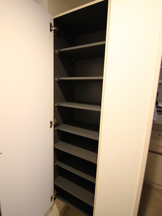 物件内観写真8　(収納)