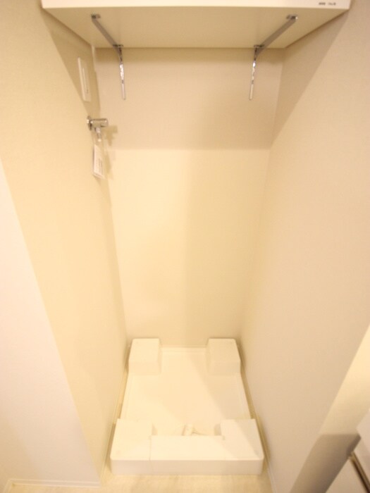 物件内観写真10　(洗濯機置場)