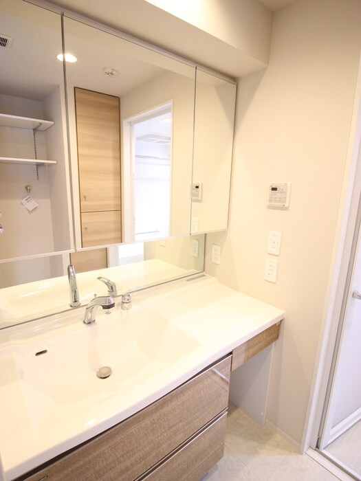 物件内観写真11　(洗面)