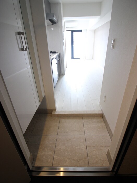 物件内観写真14　(玄関)