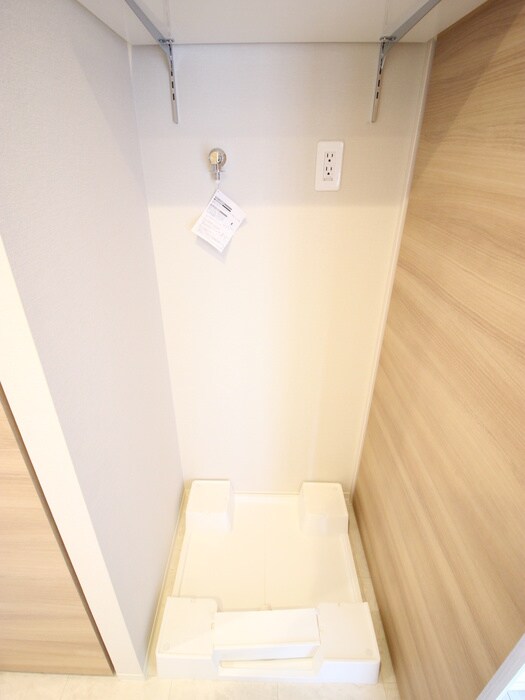 物件内観写真15　(洗濯機置場)