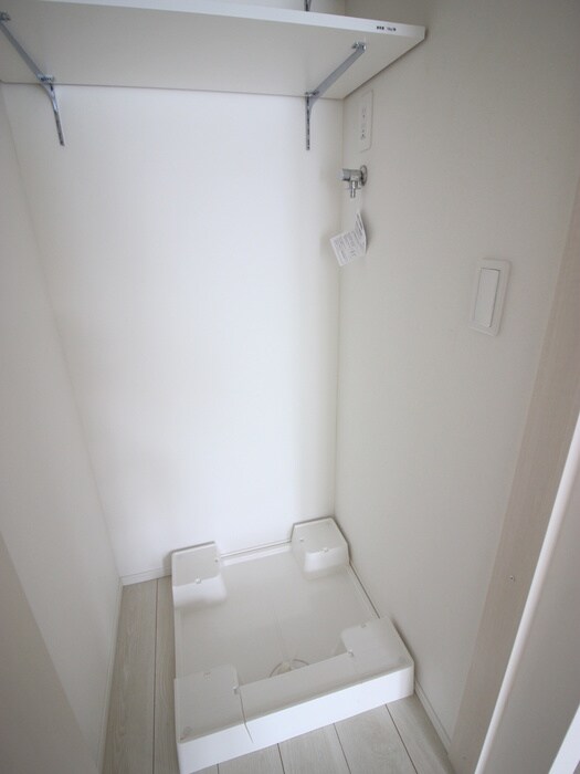 物件内観写真16　(洗濯機置場)