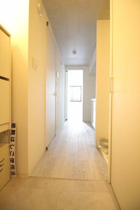 物件内観写真16　(玄関)