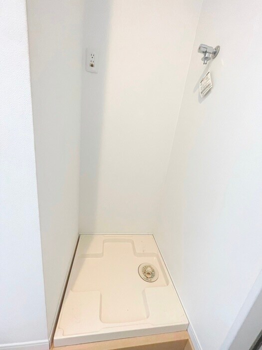 物件内観写真13　(洗濯機置場)