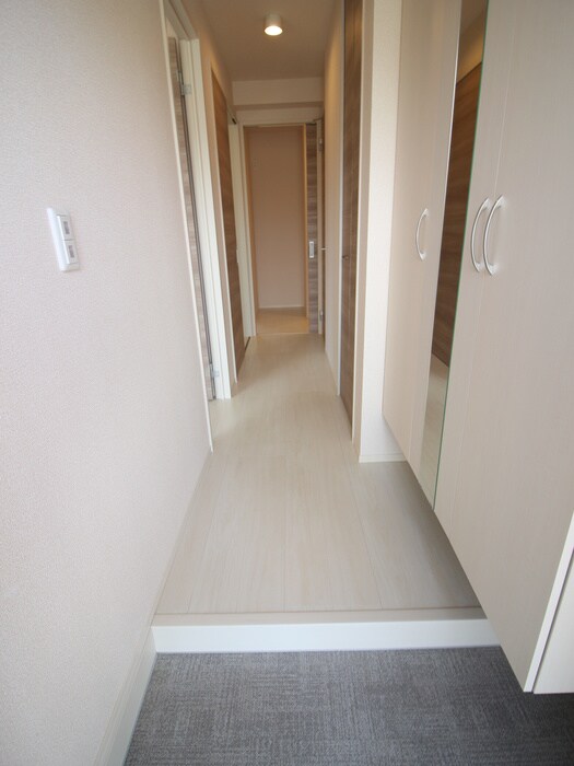 物件内観写真16　(玄関)