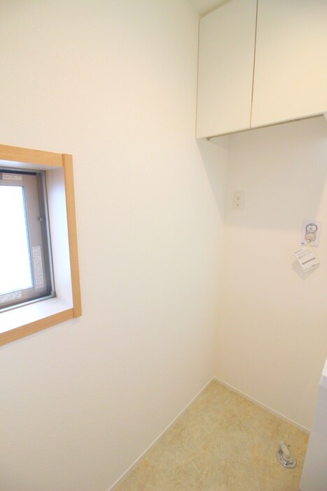 物件内観写真17　(洗濯機置場)