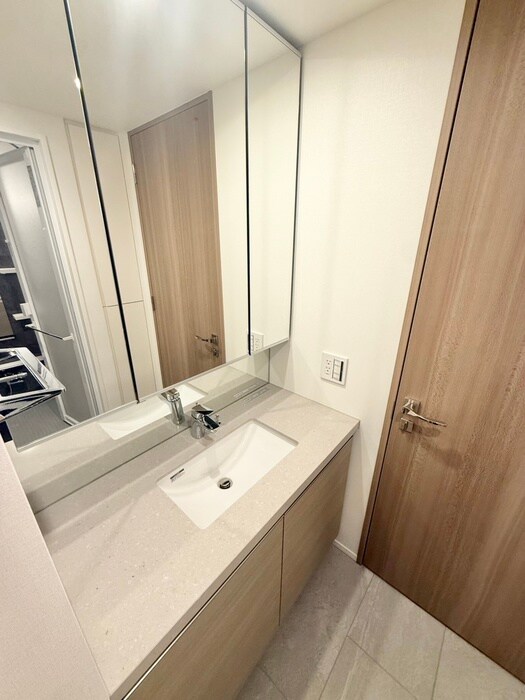 物件内観写真11　(洗面)