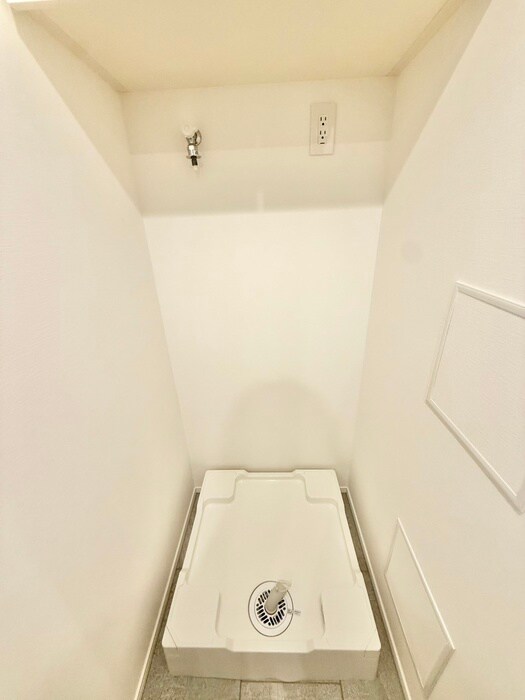 物件内観写真12　(洗濯機置場)