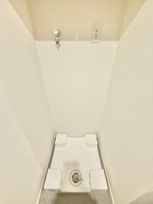 物件内観写真12　(洗濯機置場)