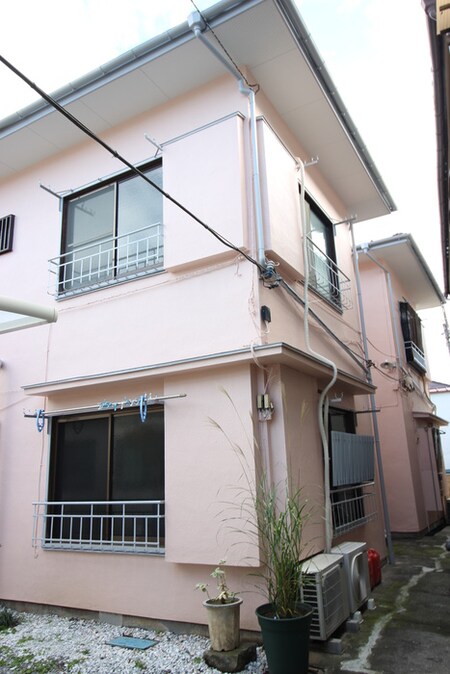 静和荘西外観写真