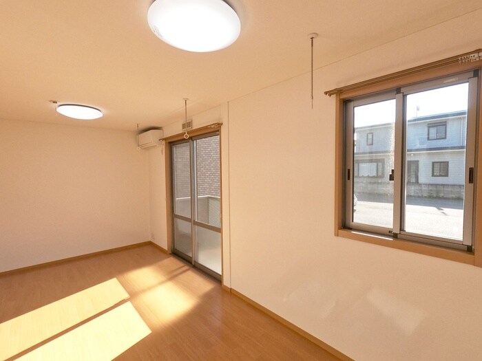 物件内観写真8　(居室)