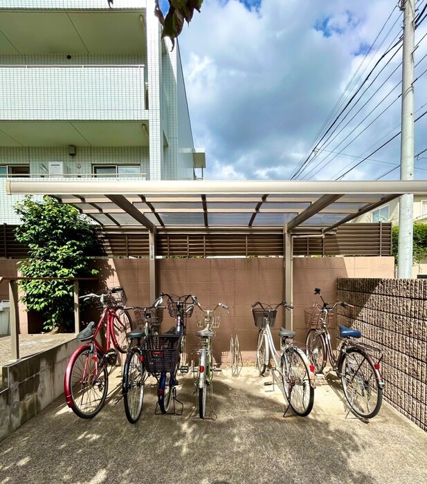 物件外観写真3　(駐輪場)
