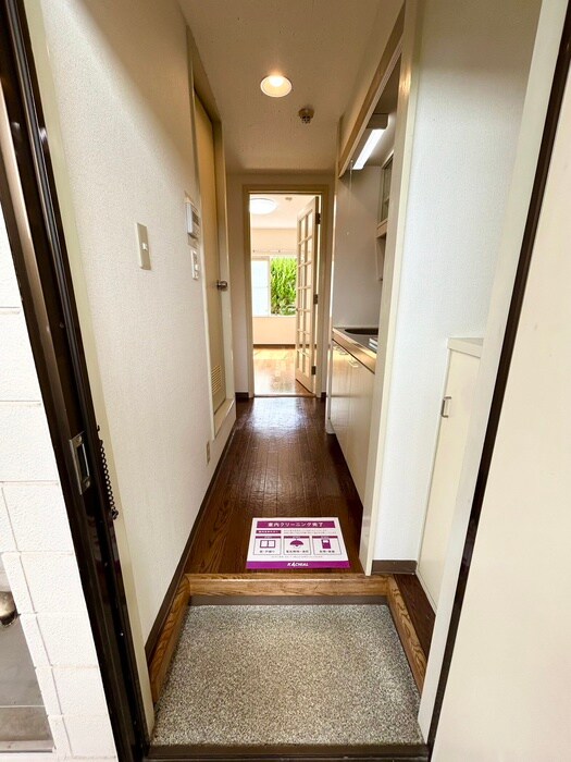 物件内観写真12　(玄関)