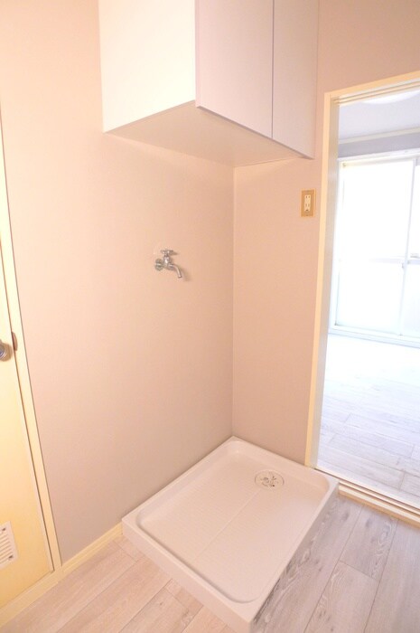 物件内観写真15　(洗濯機置場)