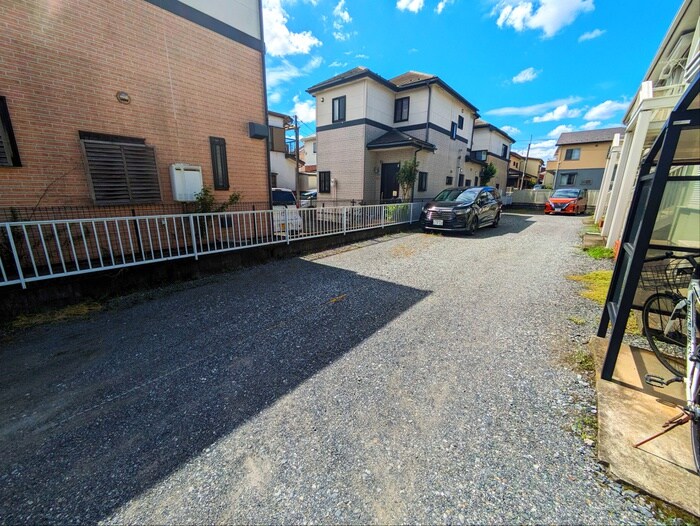 物件外観写真6　(駐車場)