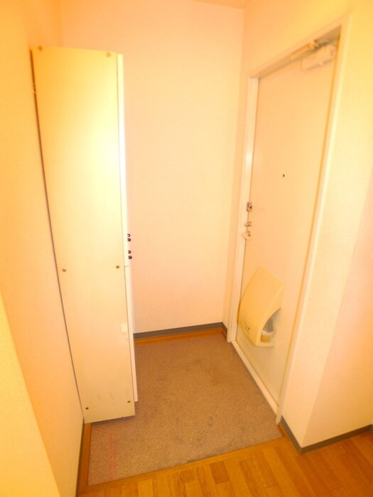 物件内観写真14　(玄関)