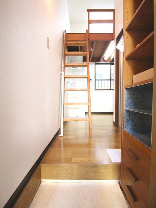 物件内観写真7　(玄関)