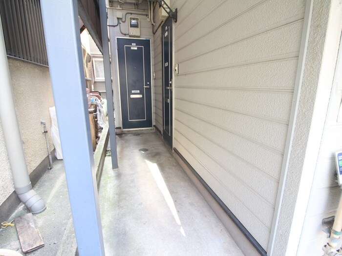 物件外観写真5　(エントランス部分)