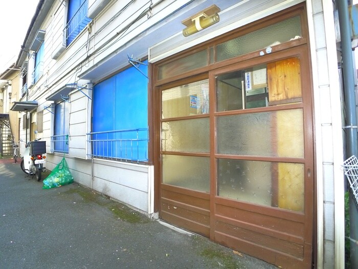 物件外観写真4　(エントランス部分)