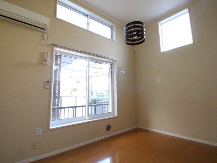 物件内観写真8　(居室)