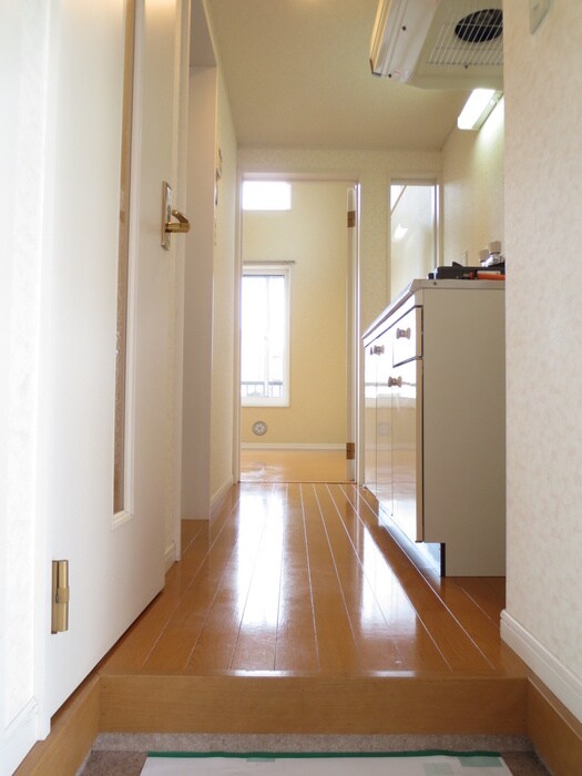 物件内観写真14　(玄関)