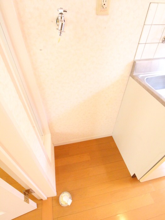 物件内観写真16　(洗濯機置場)