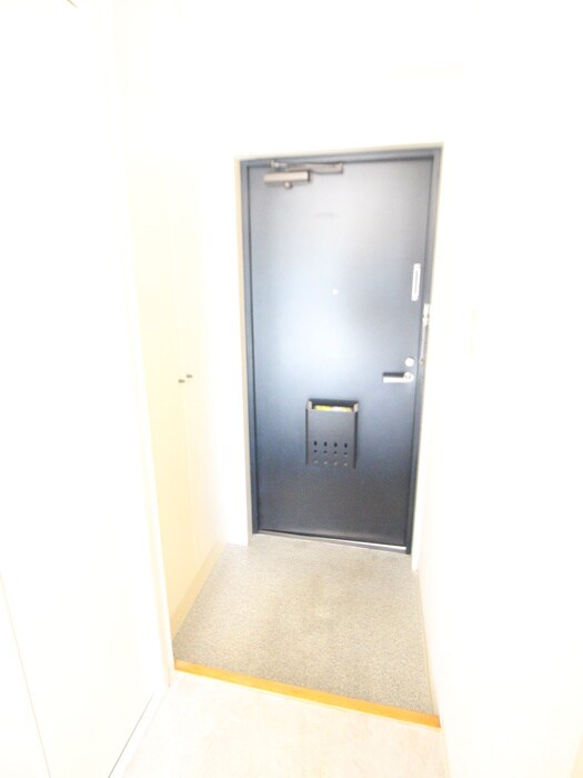 物件内観写真18　(玄関)