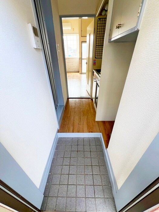 物件内観写真14　(玄関)
