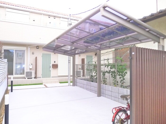 物件外観写真4　(駐輪場)